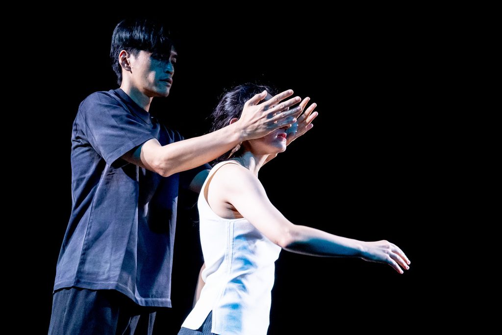 Carmen Fumero & Zoma Líquido infinito